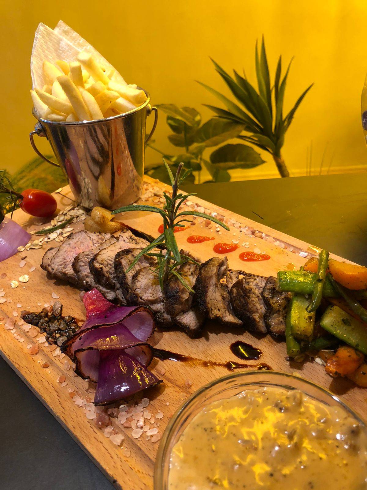 Lunch Experience, Moroccan restaurant Chouf L'Or with pickup