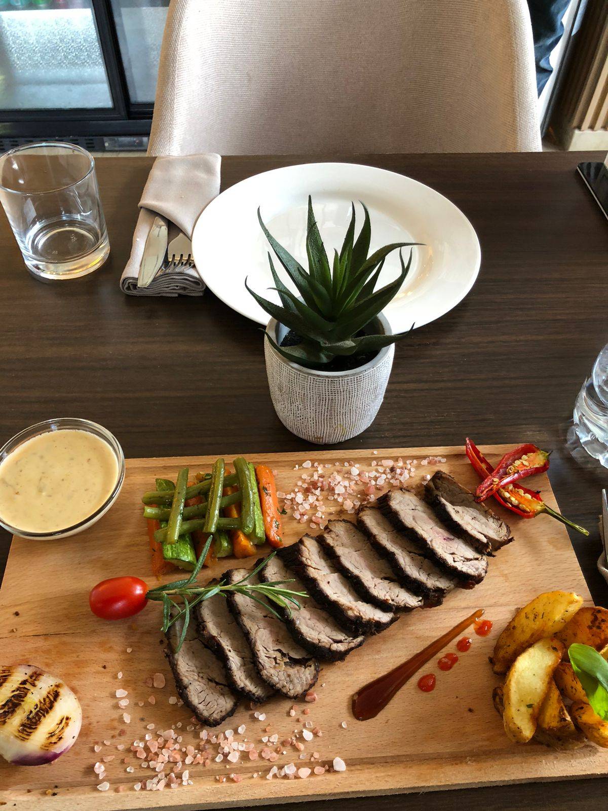Lunch Experience, Moroccan restaurant Chouf L'Or with pickup
