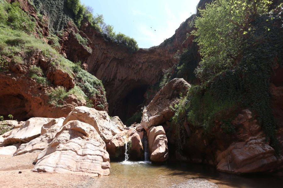 Ouzoud Waterfalls and Iminifri 2 Days Excursion