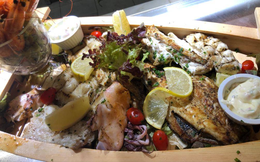 Lunch Experience, Moroccan restaurant Chouf L'Or with pickup