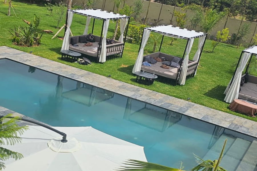 Marrakech Day Pass Pool Including Lunch and Shuttle - Chill Out